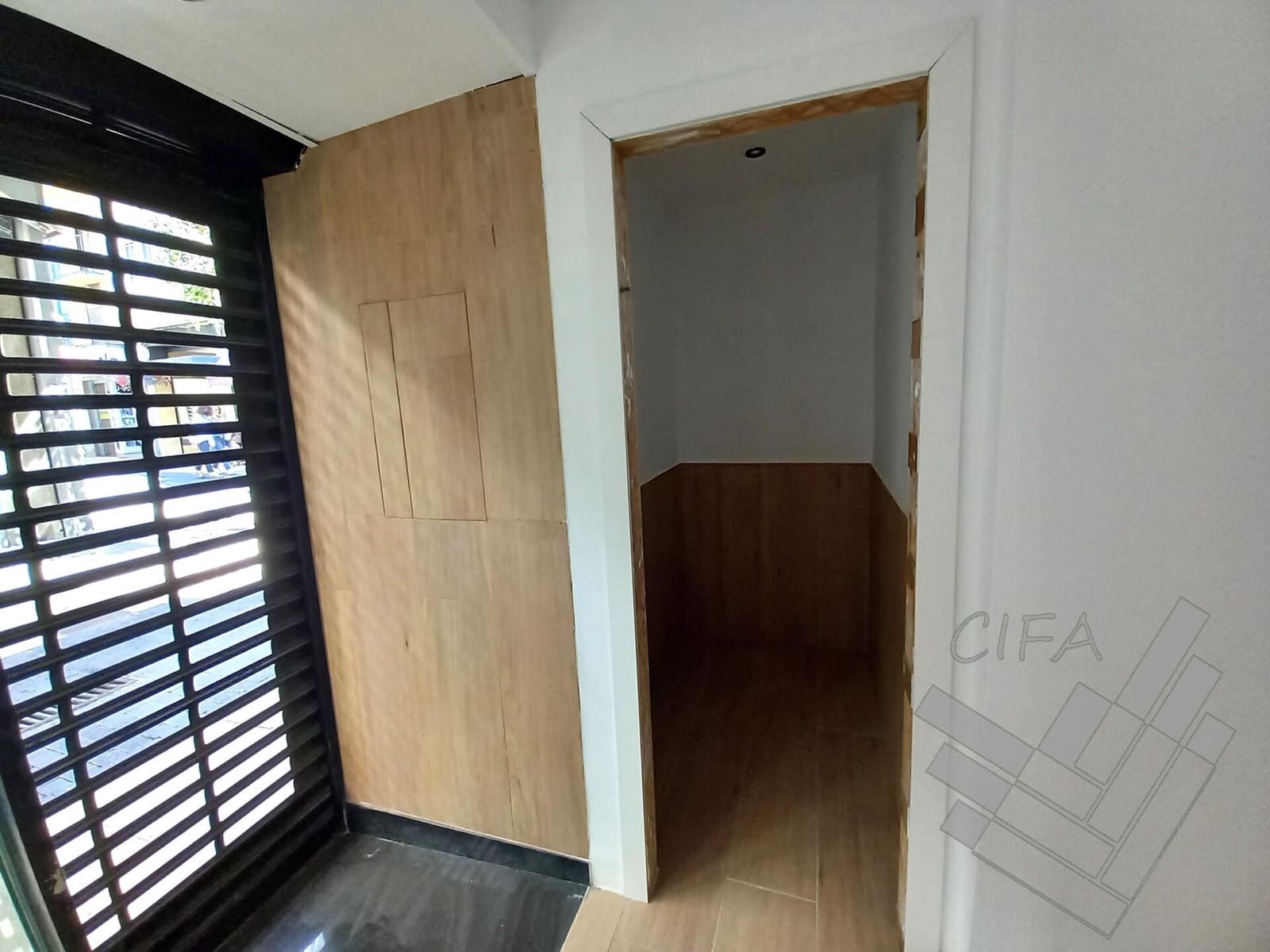 1 bedroom Commercial for rent in Vinaros - € 1,000 (Ref: 9382966)