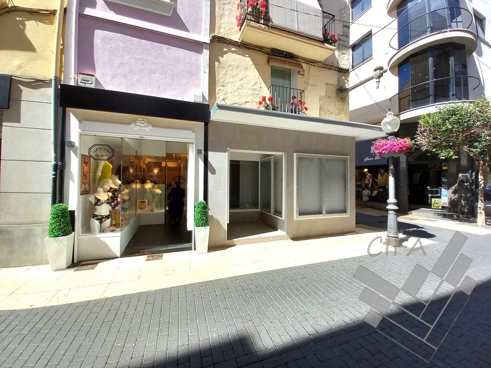 1 bedroom Commercial for rent in Vinaros - € 1,000 (Ref: 9382966)