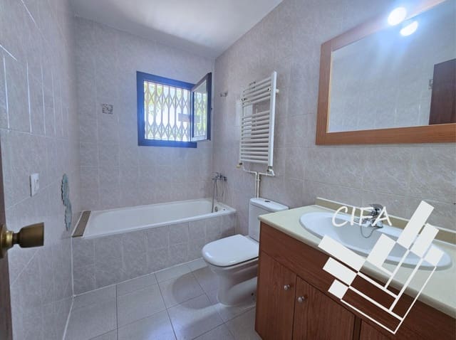 2 bedroom Bungalow for sale in Sant Jordi with garage - € 187,500 (Ref: 9382970)