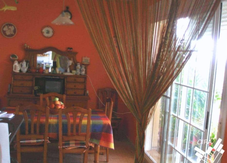 5 bedroom Villa for sale in Alcanar - € 265,000 (Ref: 9382977)