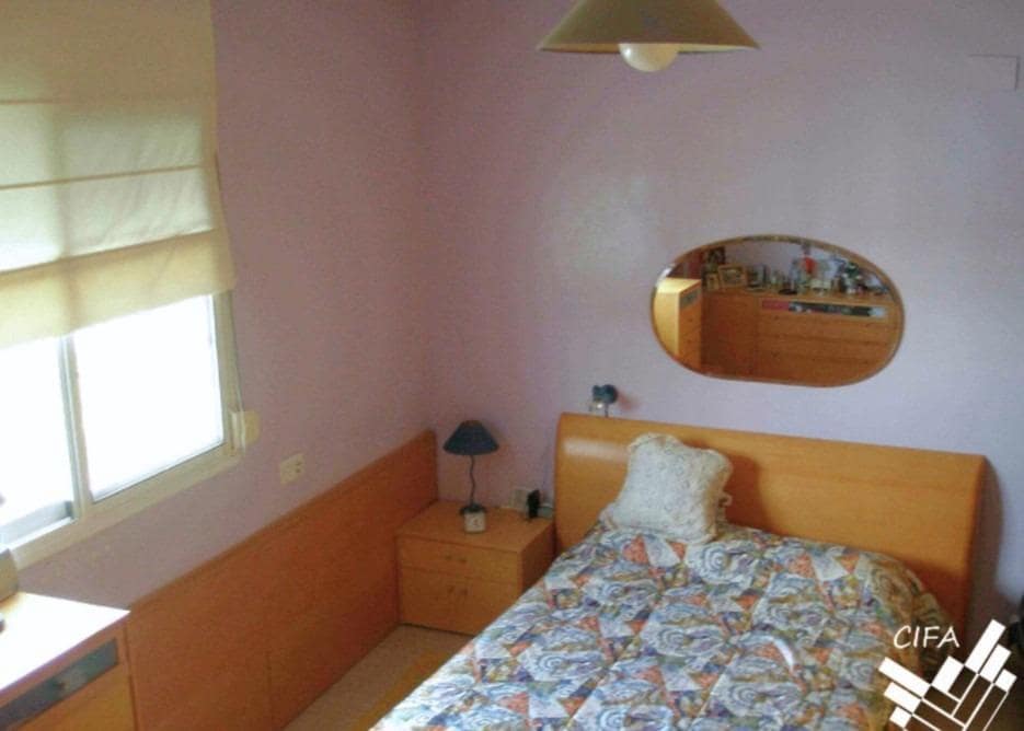 5 bedroom Villa for sale in Alcanar - € 265,000 (Ref: 9382977)