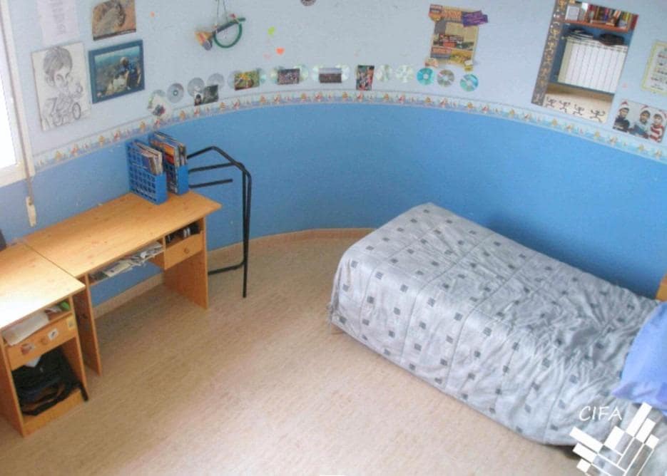 5 bedroom Villa for sale in Alcanar - € 265,000 (Ref: 9382977)