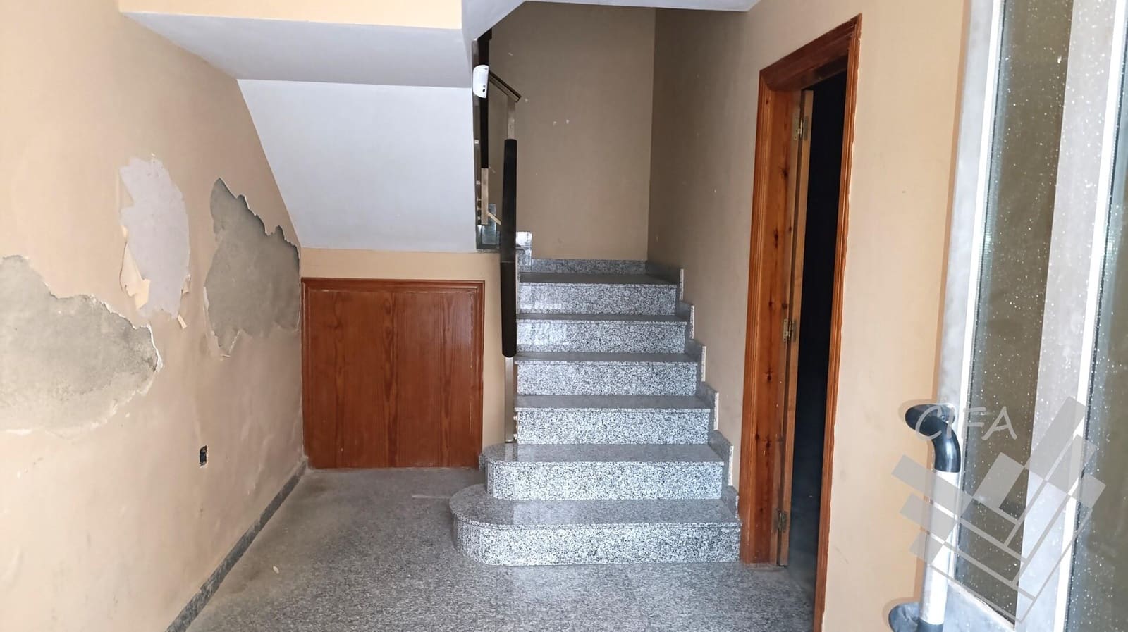 2 soverom Hus til salgs i Calig med garasje - € 110 000 (Ref: 9382978)