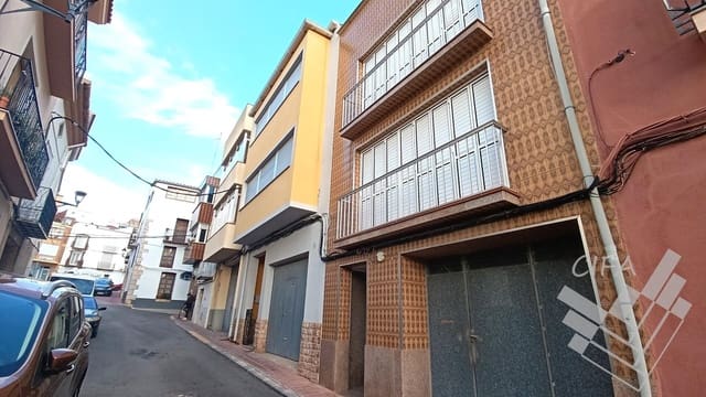 2 makuuhuone Omakotitalo myytävänä paikassa Càlig mukana 
autotalli - 110 000 € (Ref: 9382978)