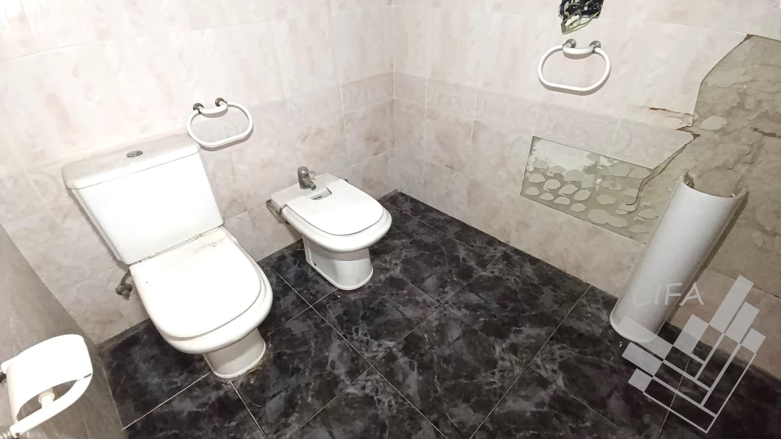 2 soverom Hus til salgs i Calig med garasje - € 110 000 (Ref: 9382978)