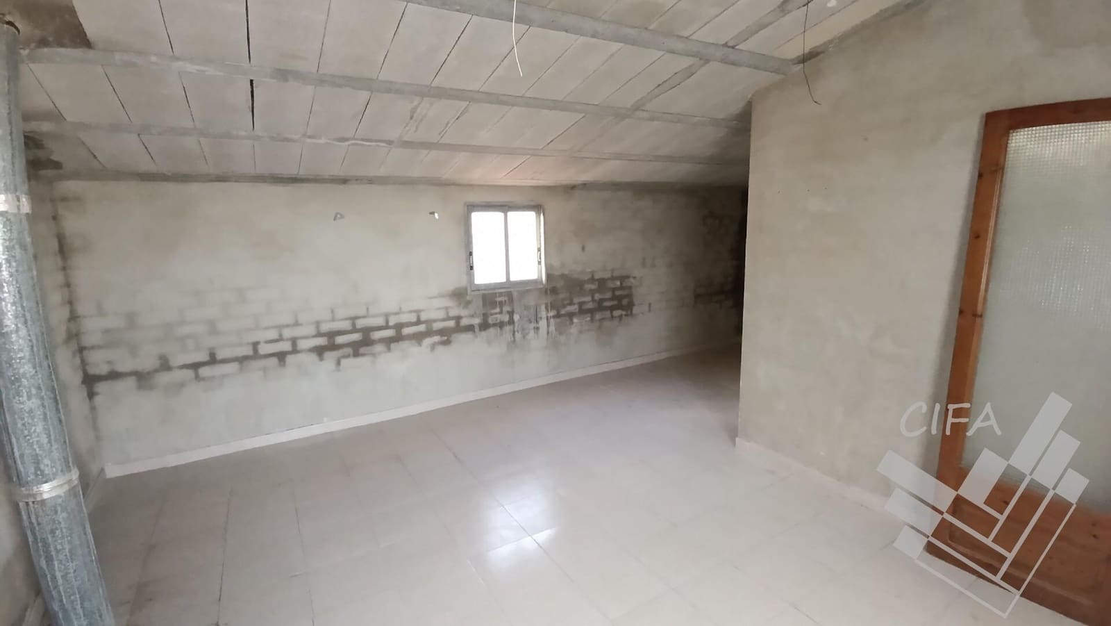 2 soverom Hus til salgs i Calig med garasje - € 110 000 (Ref: 9382978)