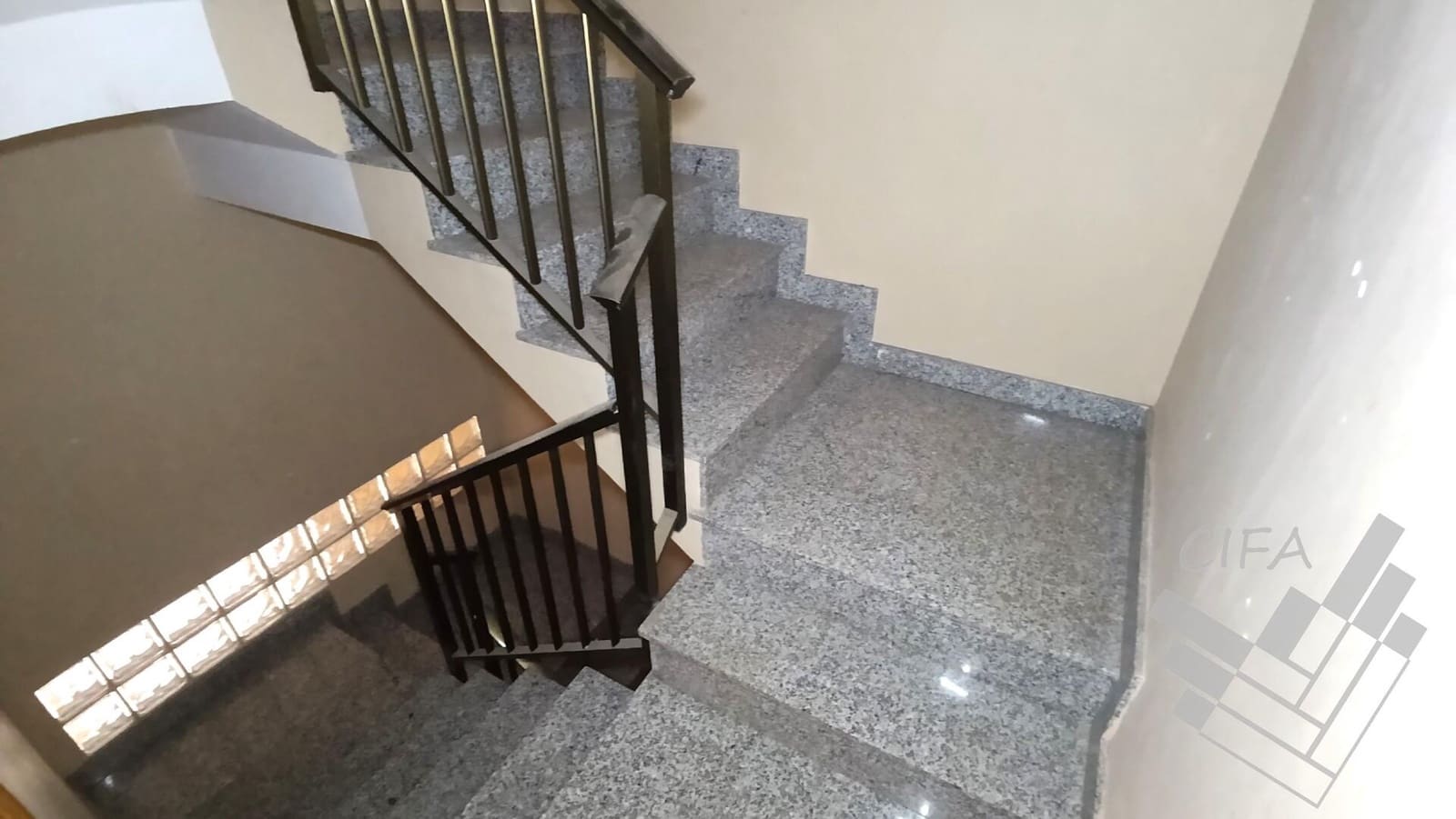 2 soverom Hus til salgs i Calig med garasje - € 110 000 (Ref: 9382978)