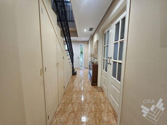 4 slaapkamer Villa te koop in Vinaròs met zwembad garage - € 477.000 (Ref: 9396023)