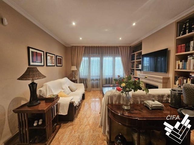 4 slaapkamer Villa te koop in Vinaròs met zwembad garage - € 477.000 (Ref: 9396023)