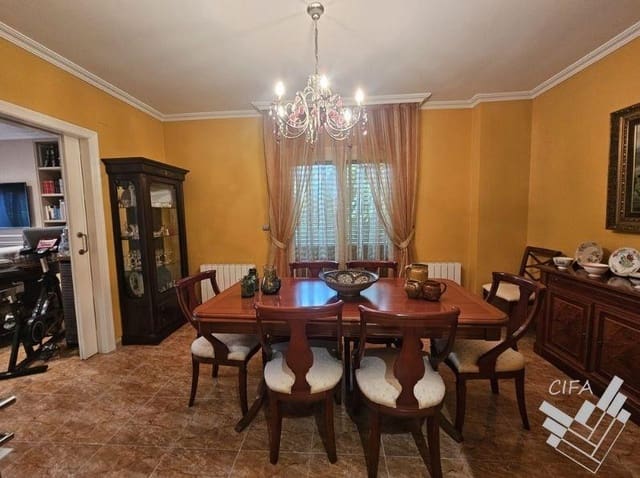 4 slaapkamer Villa te koop in Vinaròs met zwembad garage - € 477.000 (Ref: 9396023)