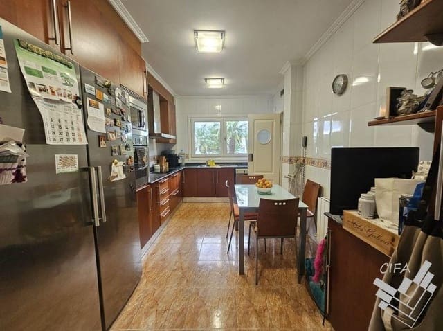 4 slaapkamer Villa te koop in Vinaròs met zwembad garage - € 477.000 (Ref: 9396023)