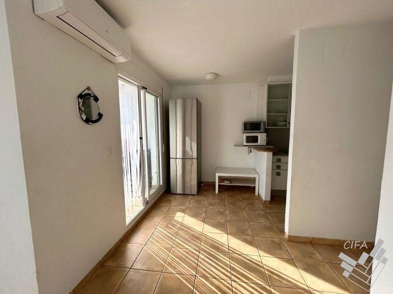 2 bedroom Apartment for sale in Vinaros - € 140,000 (Ref: 9403418)