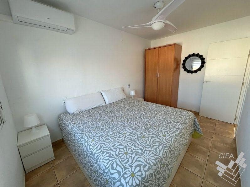 2 bedroom Apartment for sale in Vinaros - € 140,000 (Ref: 9403418)