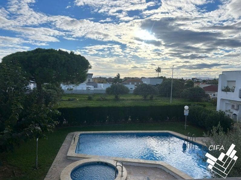 2 bedroom Apartment for sale in Vinaros - € 140,000 (Ref: 9403418)