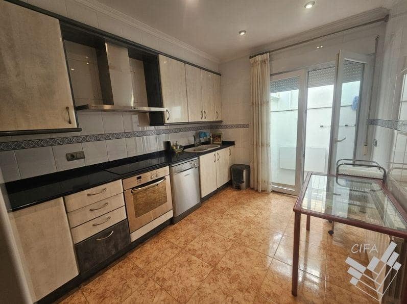 4 soveværelse Rækkehus til salg i Benicarlo med garage - € 298.000 (Ref: 9414127)