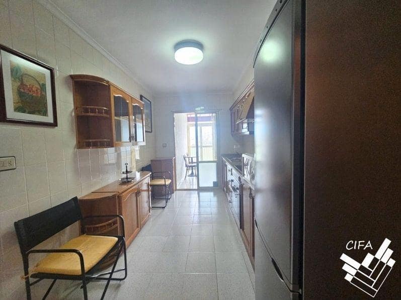 3 slaapkamer Flat te huur in Vinaros - € 850 (Ref: 9433466)