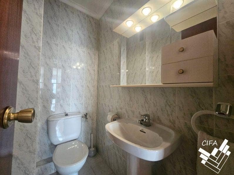 3 slaapkamer Flat te huur in Vinaros - € 850 (Ref: 9433466)