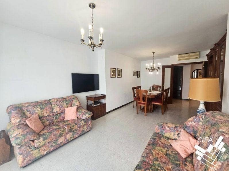 3 slaapkamer Flat te huur in Vinaros - € 850 (Ref: 9433466)