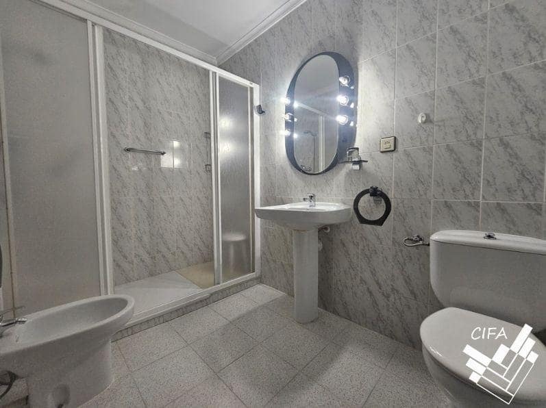 3 slaapkamer Flat te huur in Vinaros - € 850 (Ref: 9433466)