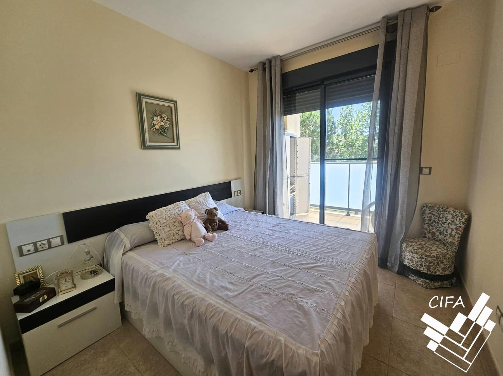 2 bedroom Flat for sale in Sant Jordi with pool garage - € 130,000 (Ref: 9446360)