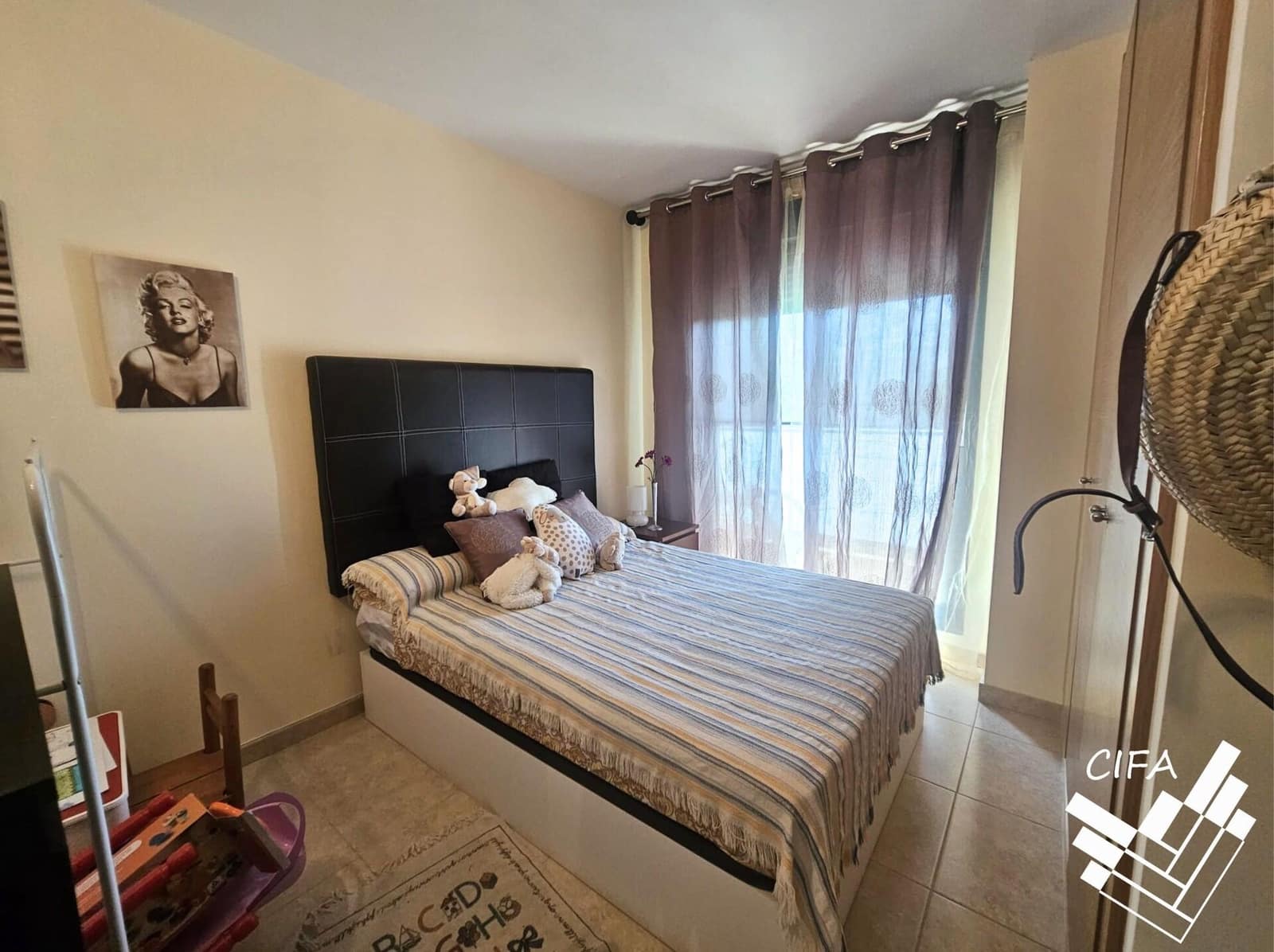 2 bedroom Flat for sale in Sant Jordi with pool garage - € 130,000 (Ref: 9446360)