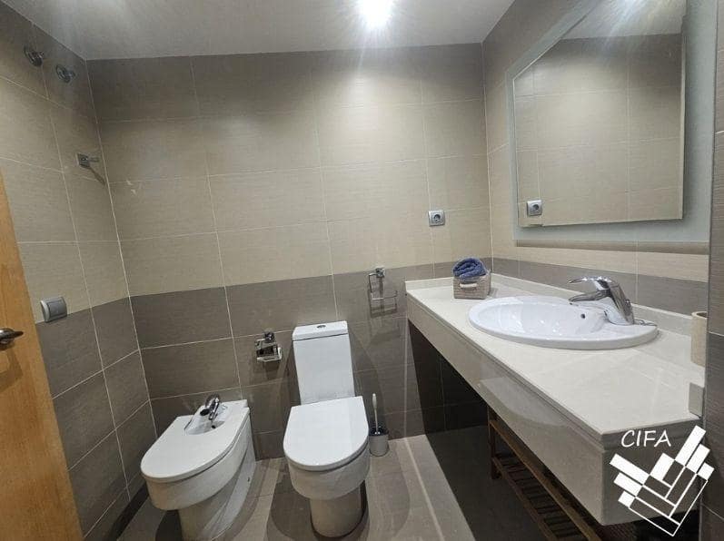 Piso de 2 habitaciones en Vinaròs en alquiler con piscina - 800 € (Ref: 9446361)