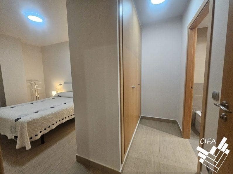 Piso de 2 habitaciones en Vinaròs en alquiler con piscina - 800 € (Ref: 9446361)