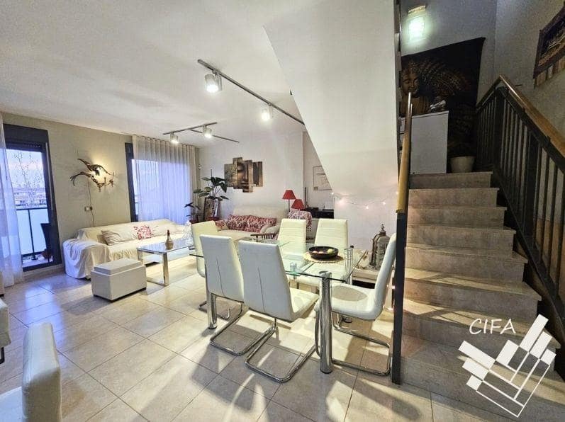 2 soveværelse Penthouse til salg i Sant Jordi med swimmingpool - € 165.000 (Ref: 9446362)
