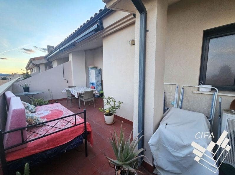 2 soveværelse Penthouse til salg i Sant Jordi med swimmingpool - € 165.000 (Ref: 9446362)