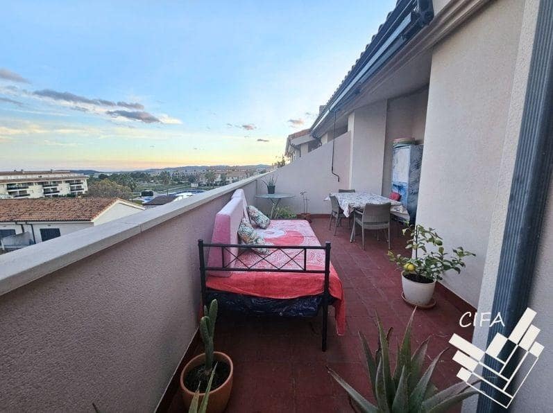 2 soveværelse Penthouse til salg i Sant Jordi med swimmingpool - € 165.000 (Ref: 9446362)