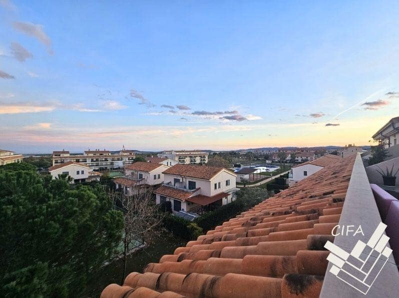 2 soveværelse Penthouse til salg i Sant Jordi med swimmingpool - € 165.000 (Ref: 9446362)