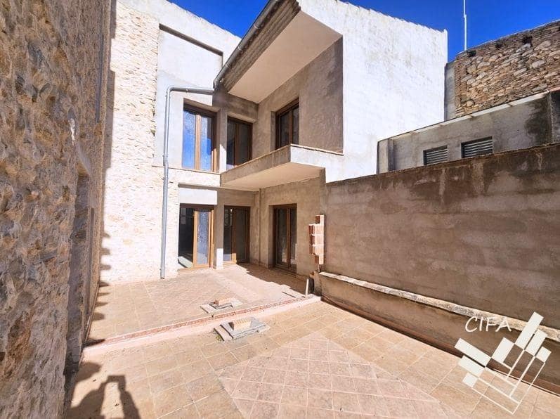 Villa for sale in Sant Mateu - € 600,000 (Ref: 9452152)