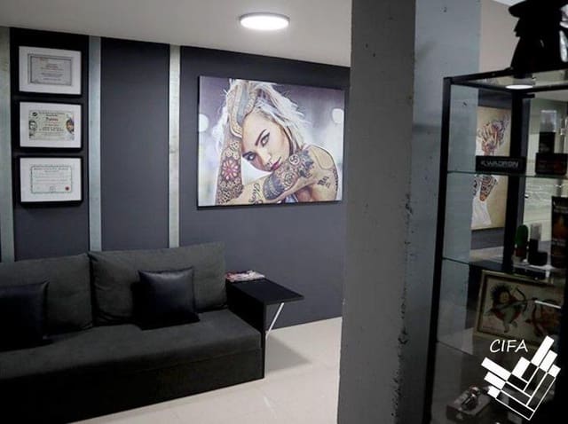 Commercieel te huur in Vinaròs - € 750 (Ref: 9462114)