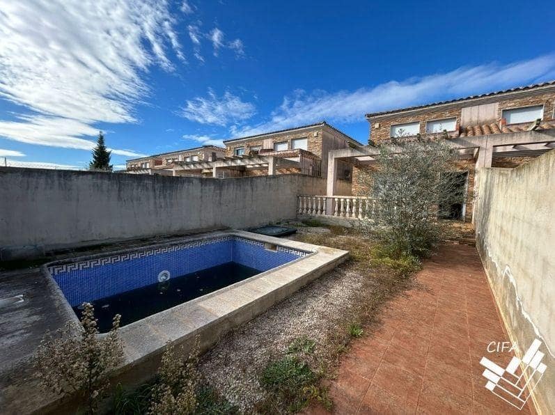 4 soverom Kjedet enebolig til salgs i Vinaros med svømmebasseng garasje - € 634 000 (Ref: 9502391)