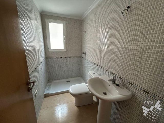 4 soverom Kjedet enebolig til salgs i Vinaròs med svømmebasseng garasje - € 634 000 (Ref: 9502391)