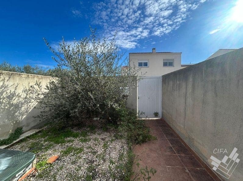 4 soverom Kjedet enebolig til salgs i Vinaros med svømmebasseng garasje - € 634 000 (Ref: 9502391)