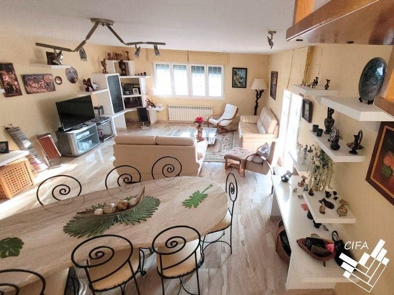 5 bedroom Villa for sale in Vinaros with pool - € 450,000 (Ref: 9504320)