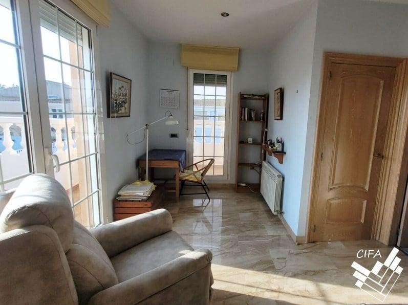 5 bedroom Villa for sale in Vinaros with pool - € 450,000 (Ref: 9504320)