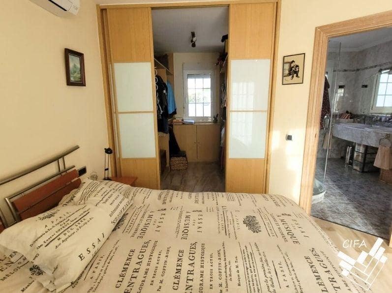 5 slaapkamer Villa te koop in Vinaros met zwembad - € 450.000 (Ref: 9504320)