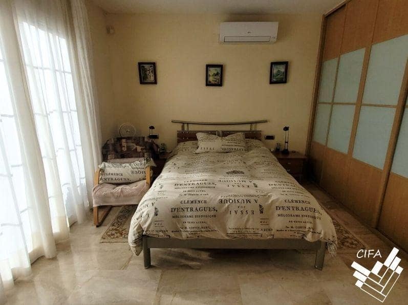 5 slaapkamer Villa te koop in Vinaros met zwembad - € 450.000 (Ref: 9504320)