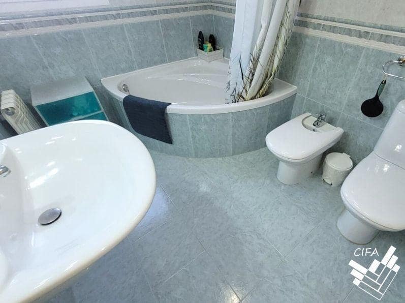 5 slaapkamer Villa te koop in Vinaros met zwembad - € 450.000 (Ref: 9504320)