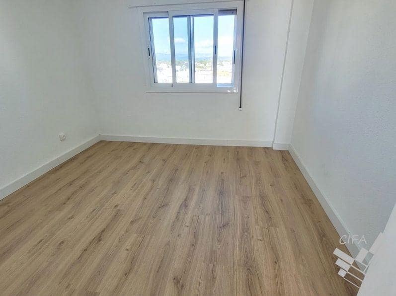 3 bedroom Flat for sale in Vinaros - € 138,000 (Ref: 9534459)