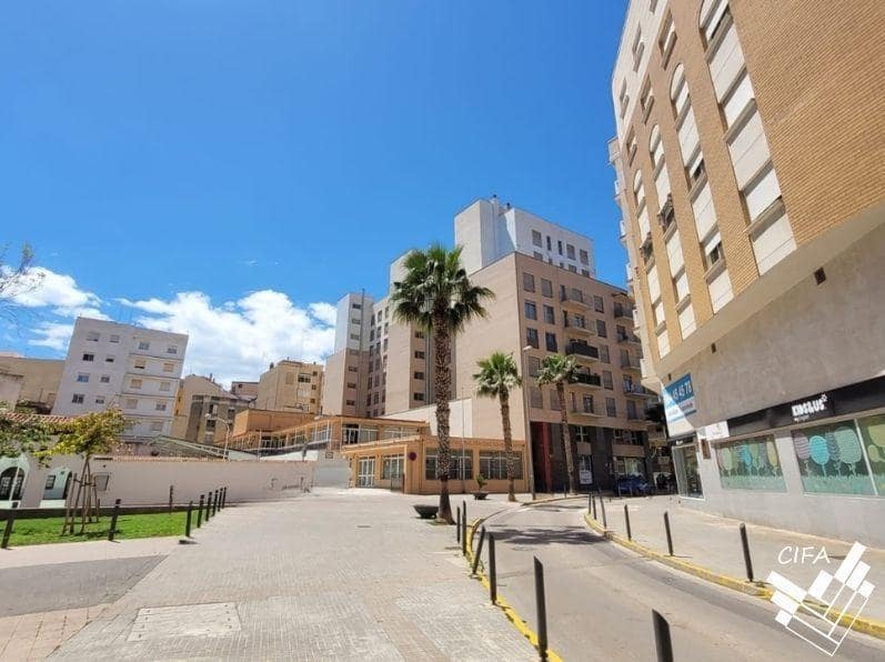 Commercial for sale in Vinaros - € 83,000 (Ref: 9543683)