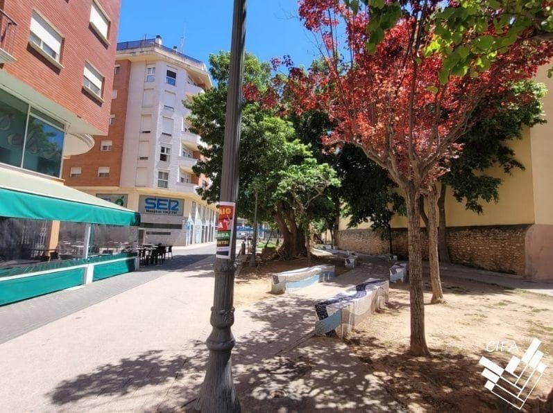 Commercial for sale in Vinaros - € 83,000 (Ref: 9543683)