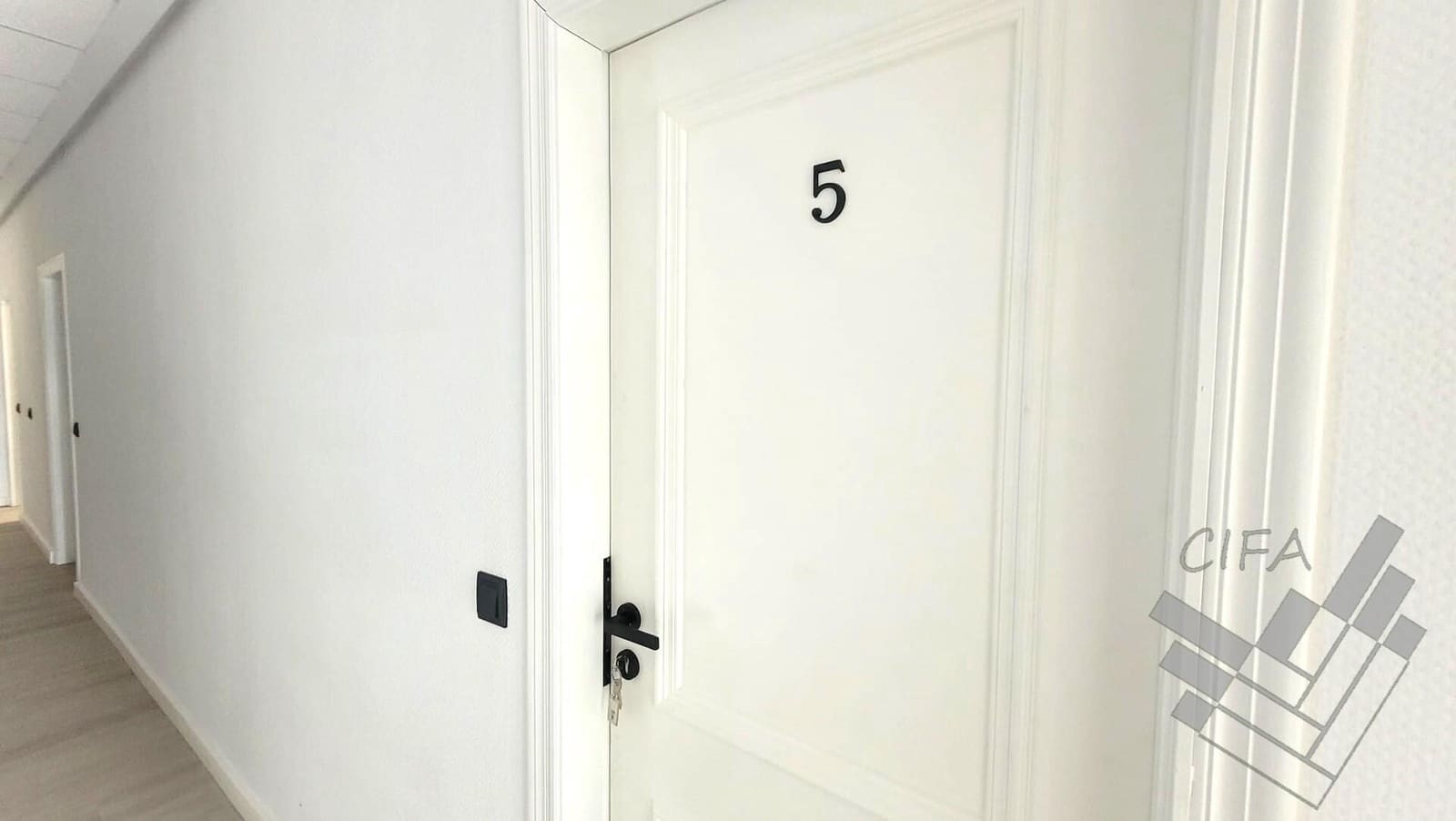 Office for rent in Vinaros - € 230 (Ref: 9551531)