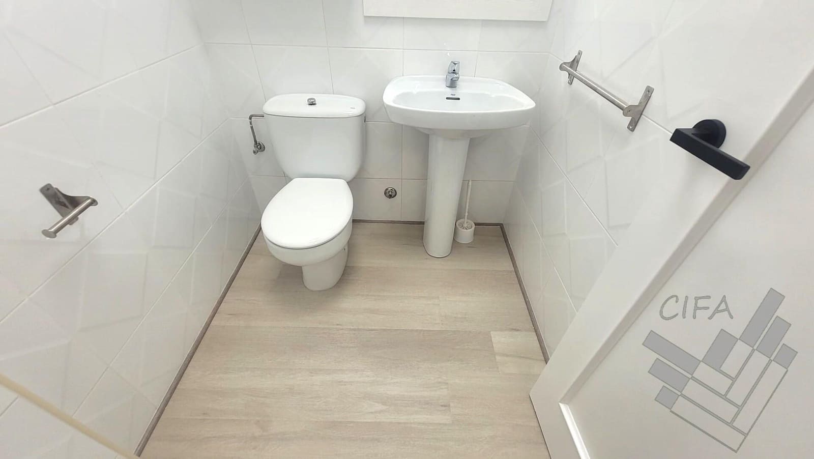 Office for rent in Vinaros - € 230 (Ref: 9551531)