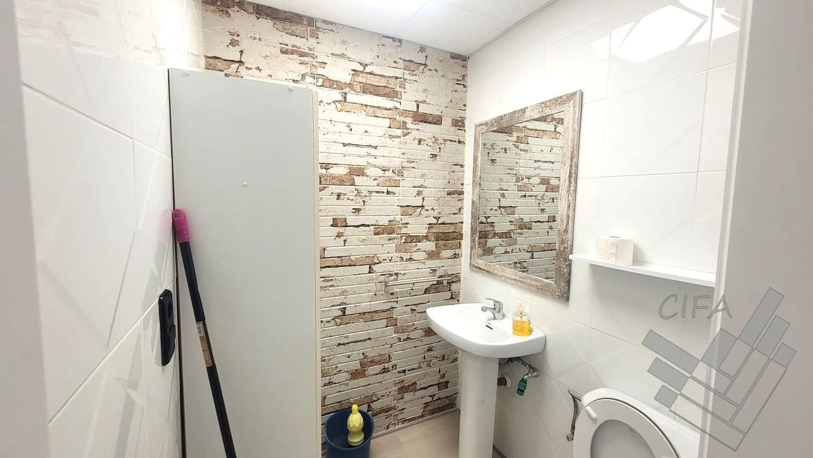 Office for rent in Vinaros - € 230 (Ref: 9551531)