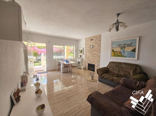 3 bedroom Semi-detached Villa for sale in Vinaròs with garage - € 278,000 (Ref: 9565296)