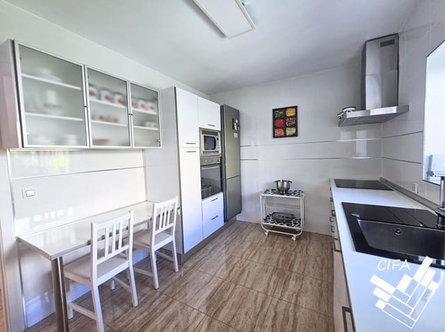 Pareado de 3 habitaciones en Vinaròs en venta con garaje - 278.000 € (Ref: 9565296)