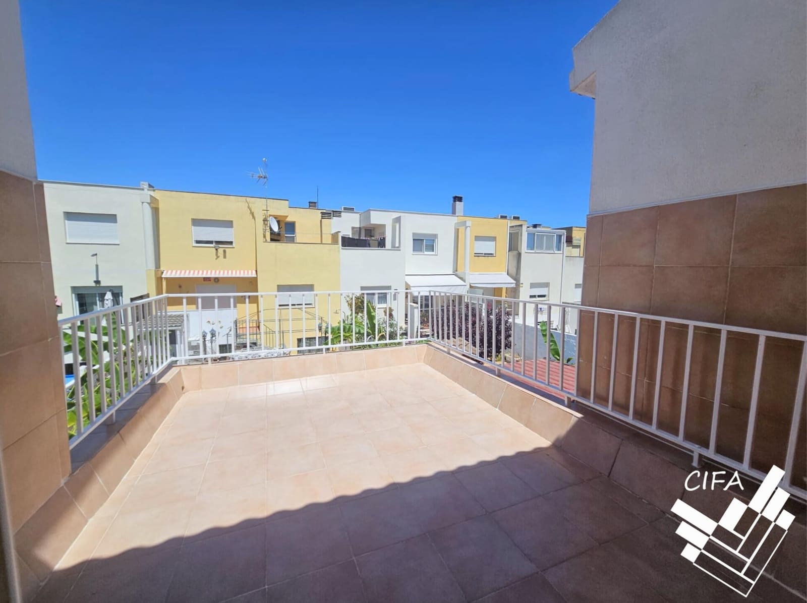 3 bedroom Semi-detached Villa for sale in Vinaros with garage - € 278,000 (Ref: 9565296)